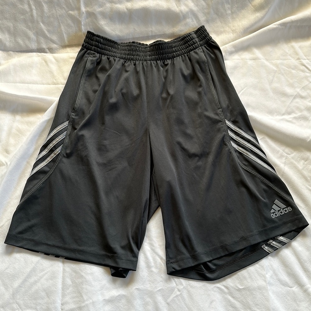 Men’s Adidas shorts, Sized Medium. Excellent used condition.